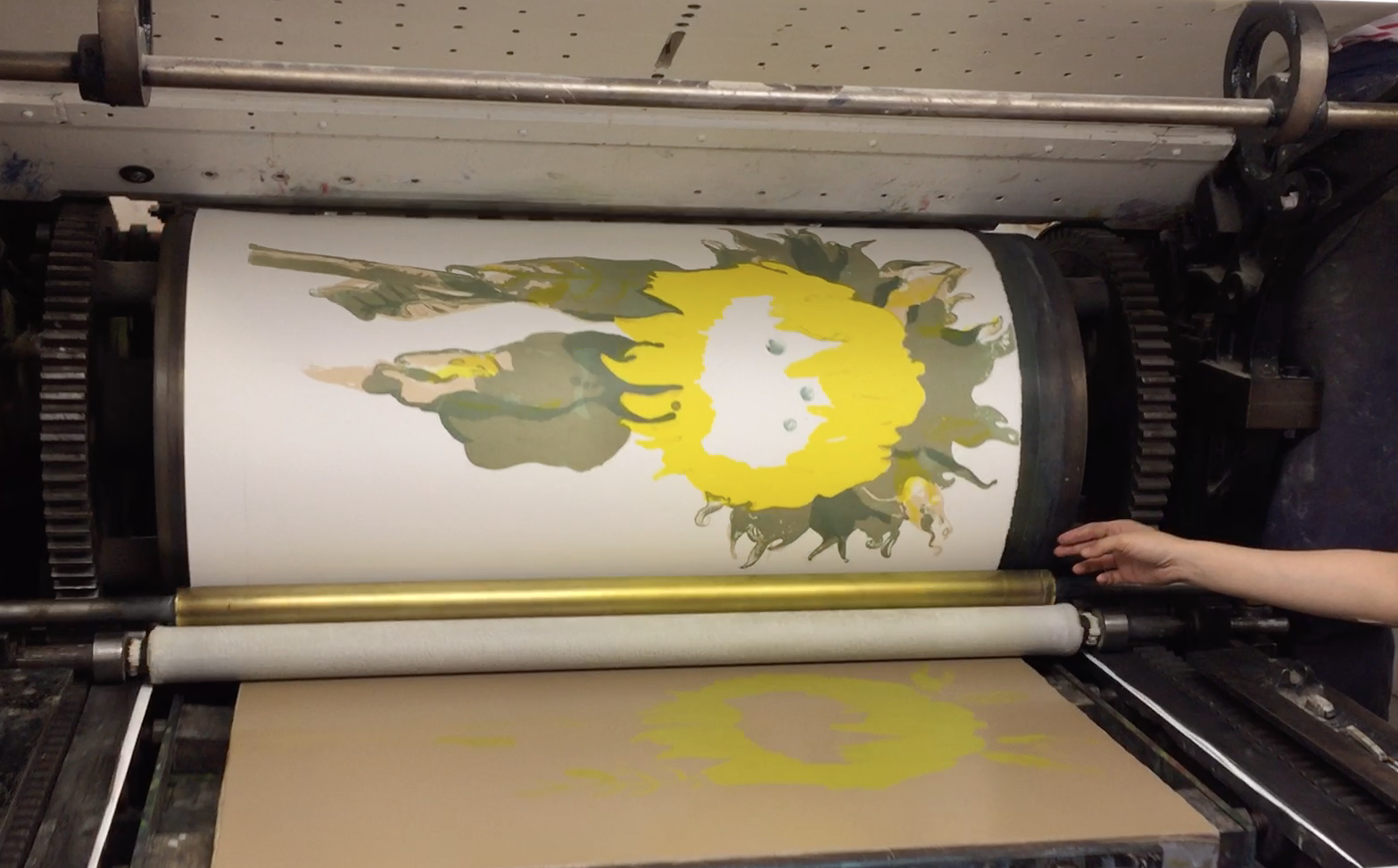 Video - Impression de la lithographie Soleil  l'atelier A Fleur de Pierre, Paris