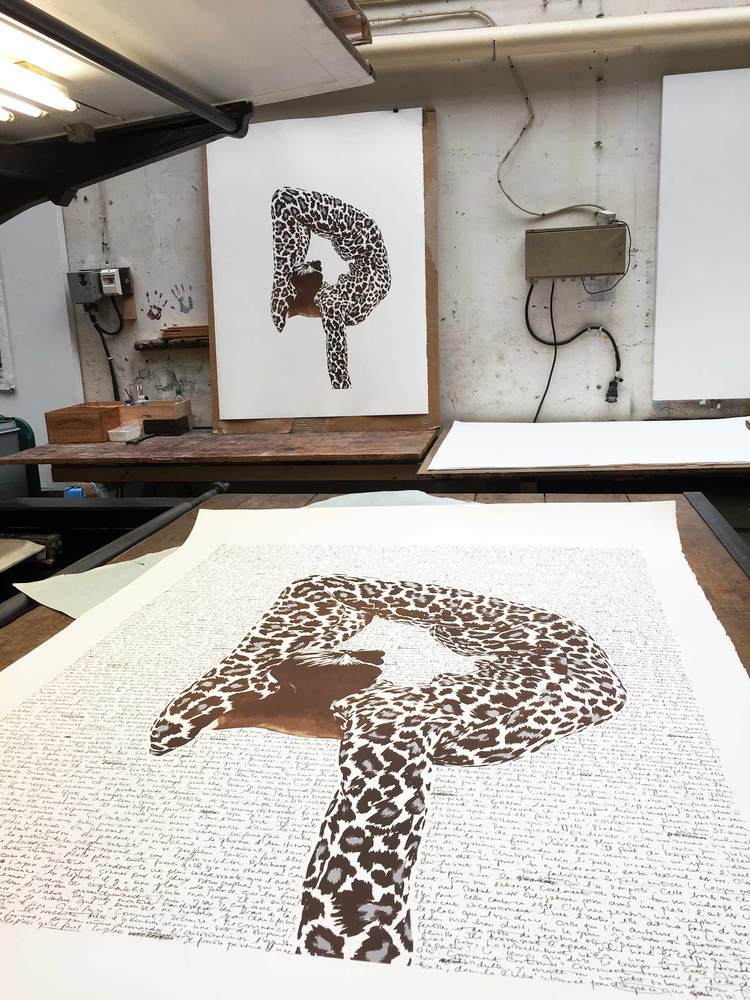 Agnès THURNAUER - Biotope, 2017 -  Signature de la lithographie à l'atelier Idem, avril 2017