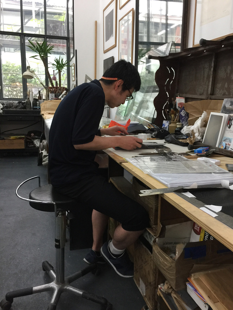 Yuichi YOKOYAMA - Sans Titre, 2018 -  12 juin 2018, l'artiste Japonais Yuichi Yokoyama est à l'atelier René Tazé pour réaliser ses premières gravures sur cuivre