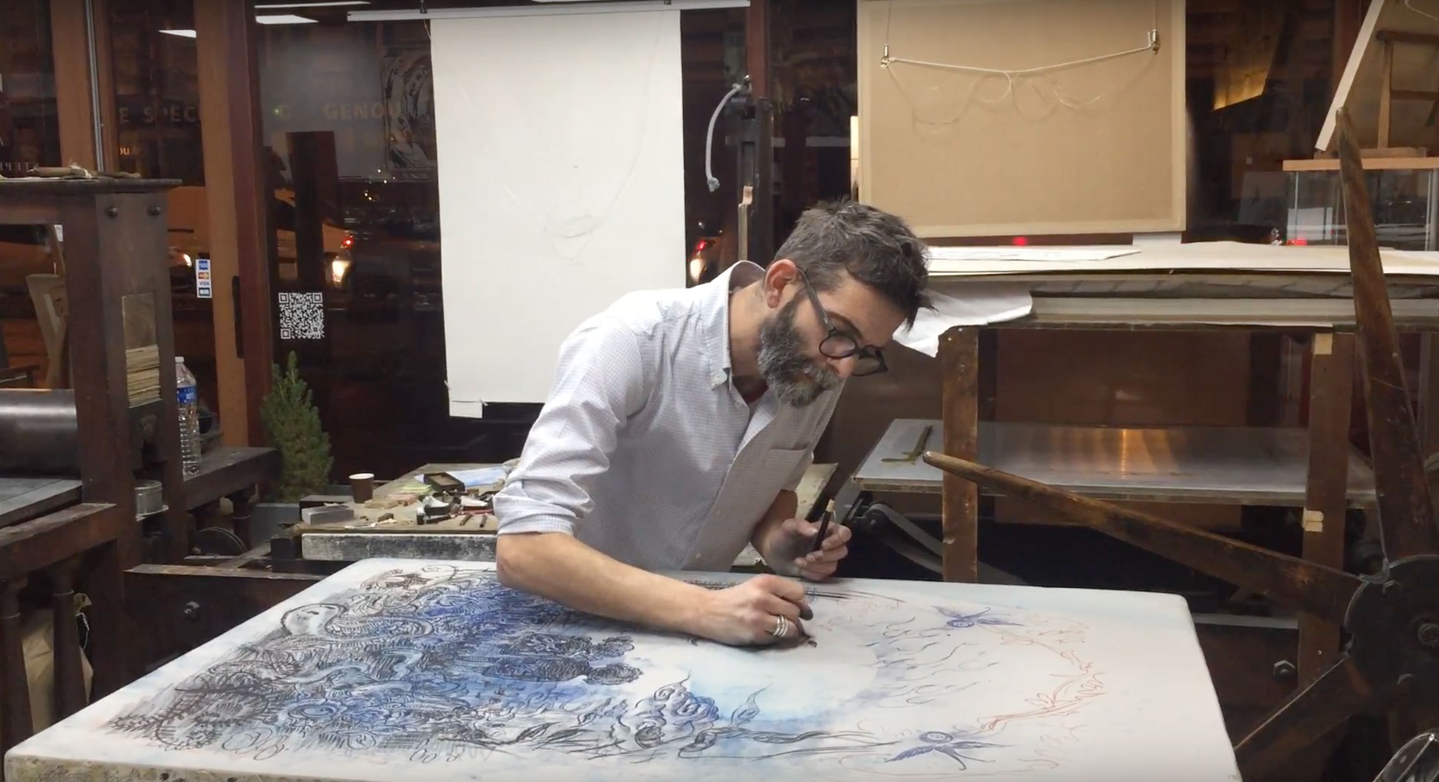 Video - Winshluss travaillant sur le dessin de la lithographie Over The Rainbow (suite)