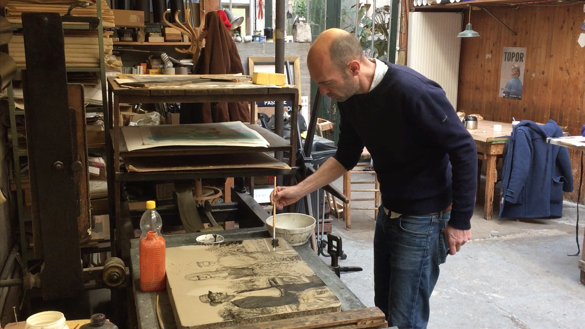 Video - Nicolas de Crcy dessinant pour la lithographie Le Jardin de Vnus